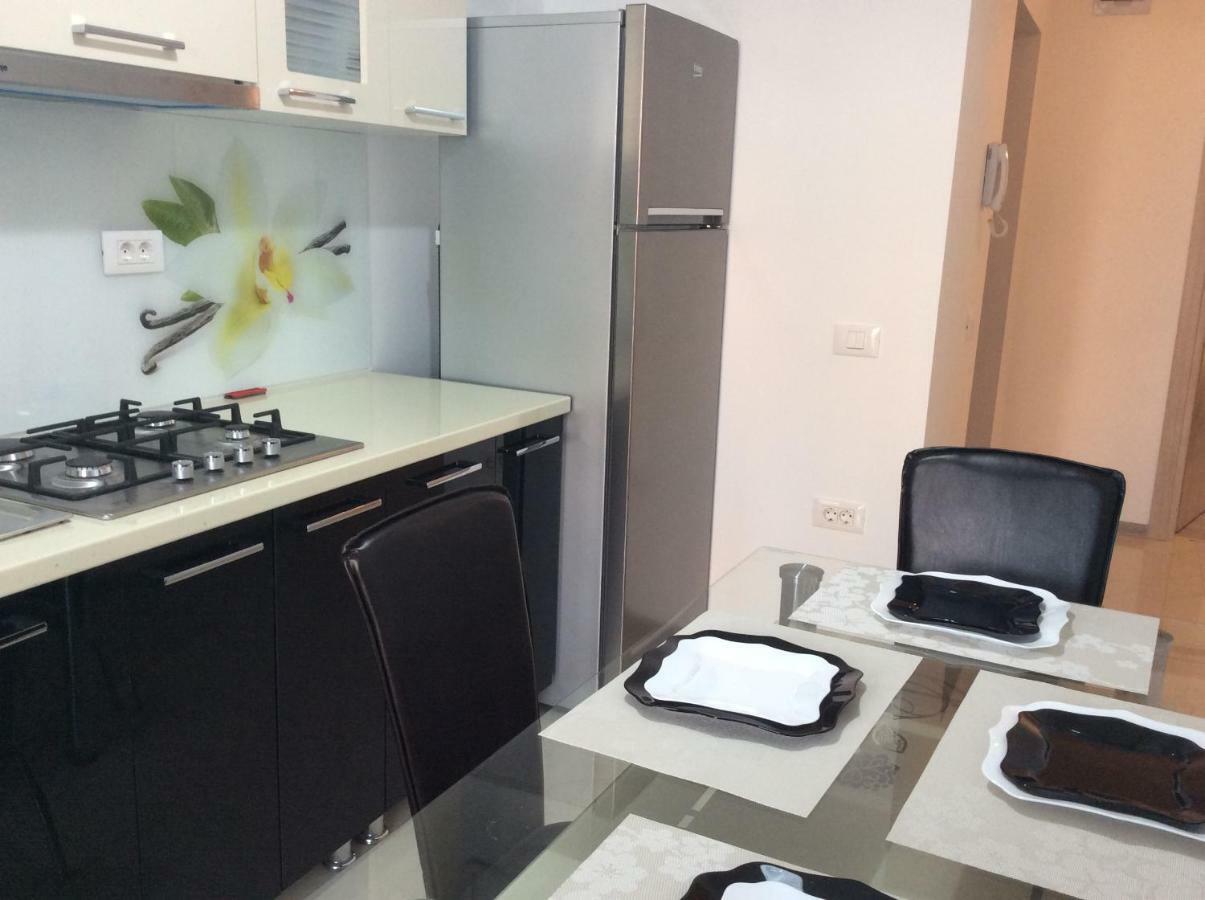 Bluewaves Apartment Mamaia Nord Năvodari Екстериор снимка